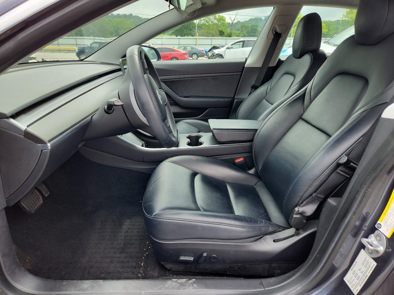 2020 Tesla Model 3 - zdjęcie 7