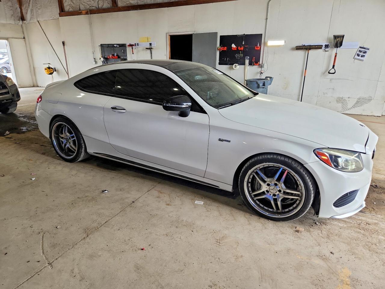 Mercedes-Benz AMG C 43 Coupe - zdjęcie 4