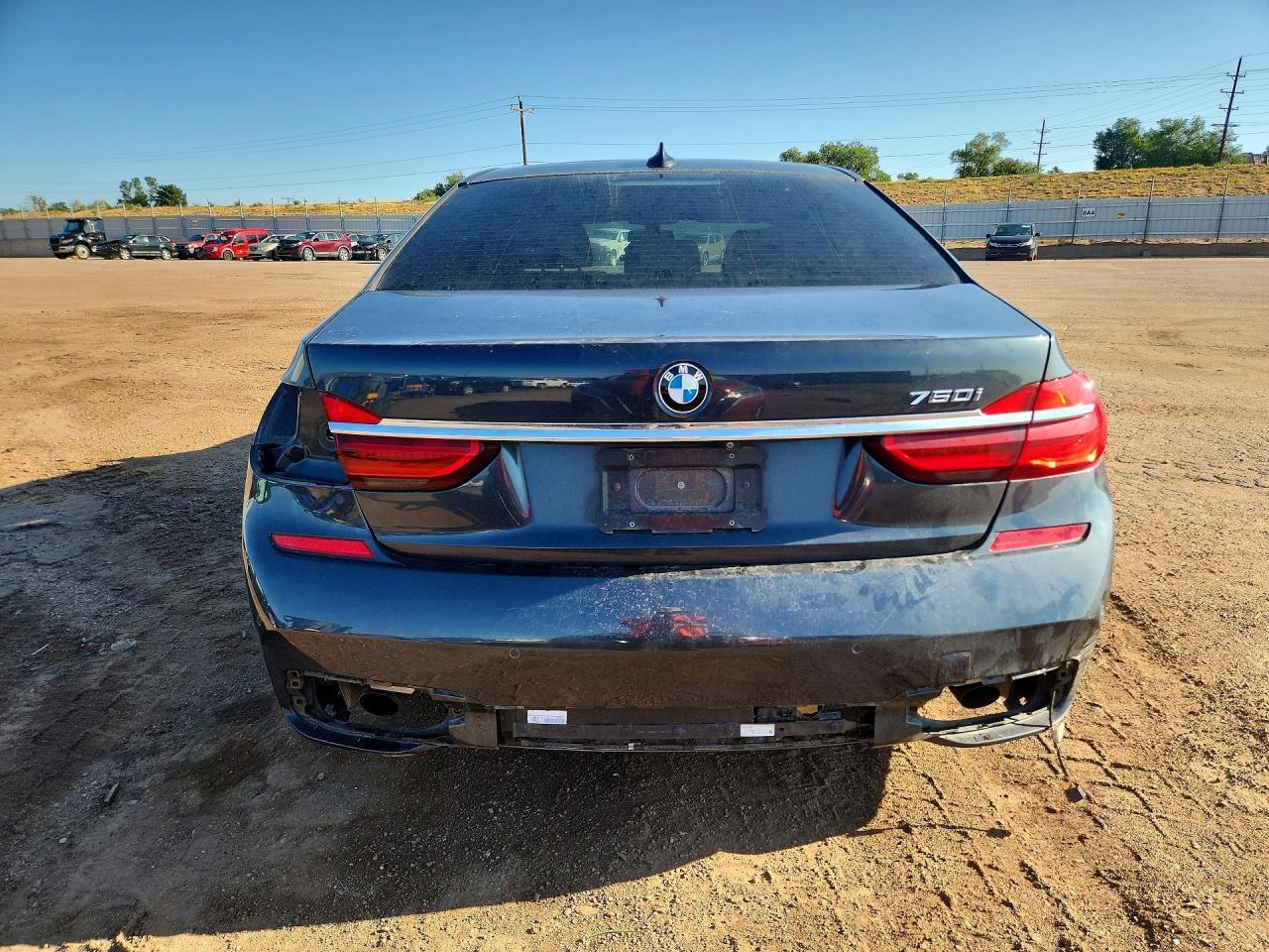 2017 BMW 750 I - zdjęcie 6