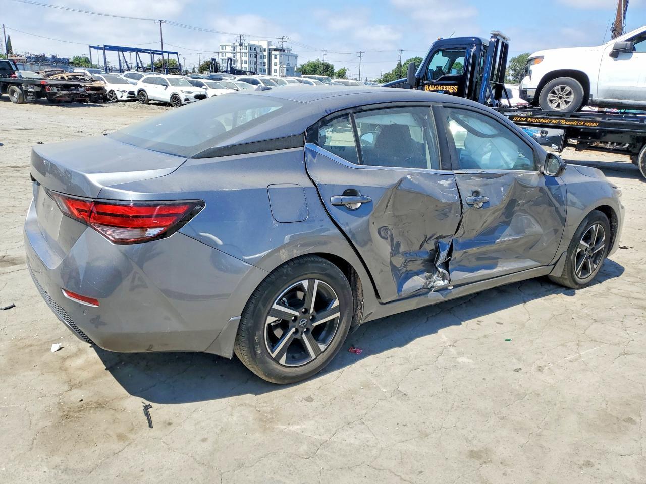 2025 Nissan Sentra Sv - zdjęcie 3