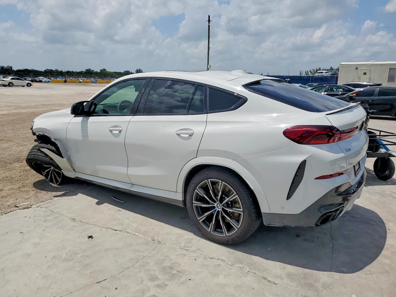 2026 BMW X6 M60I - zdjęcie 2