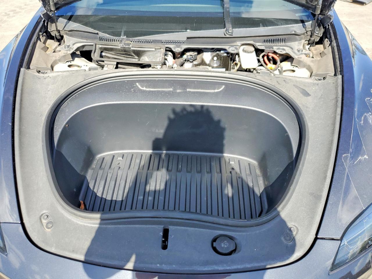 2025 Tesla Model 3 - zdjęcie 11