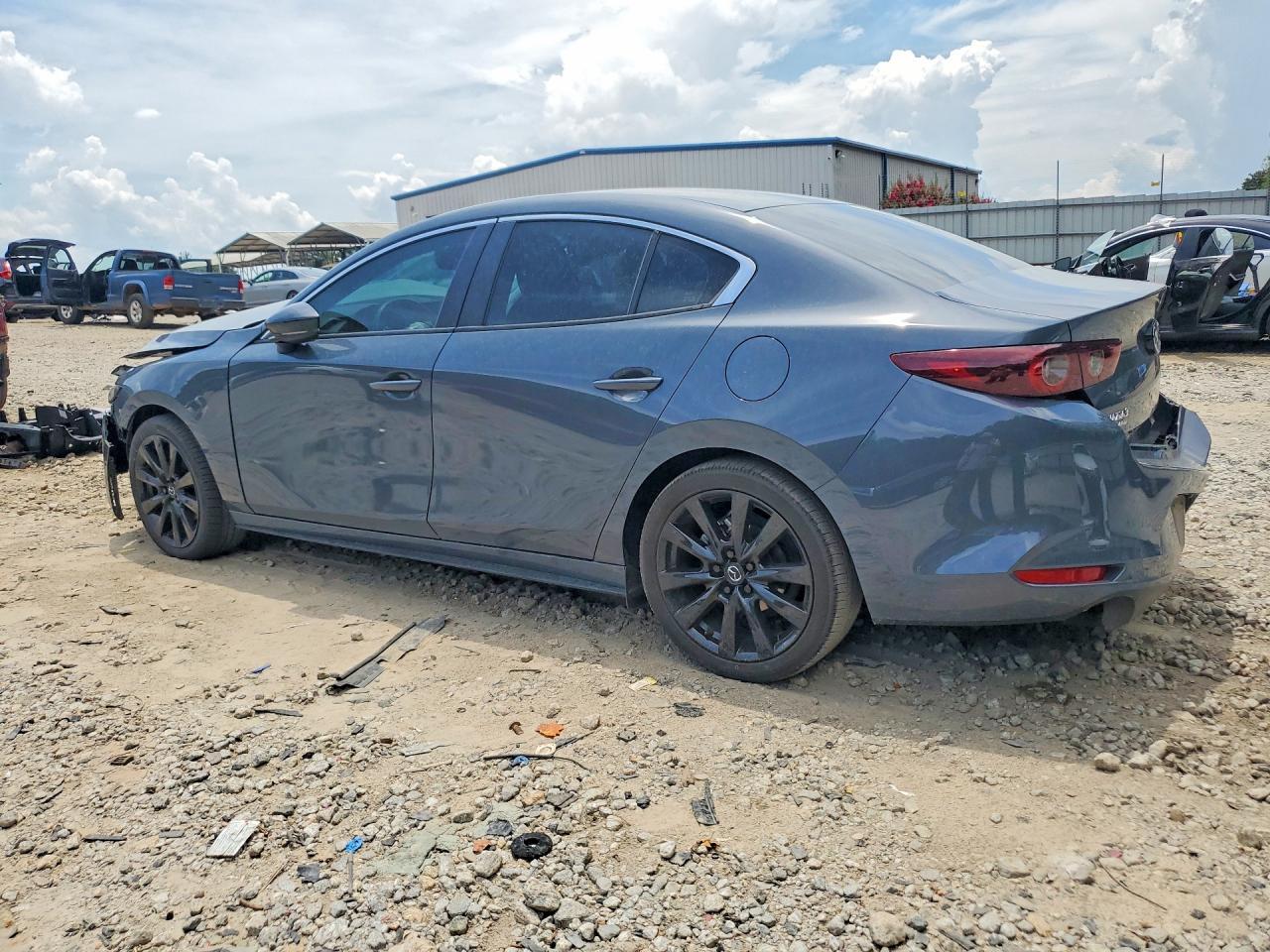 2024 Mazda 3 Preferred - zdjęcie 2