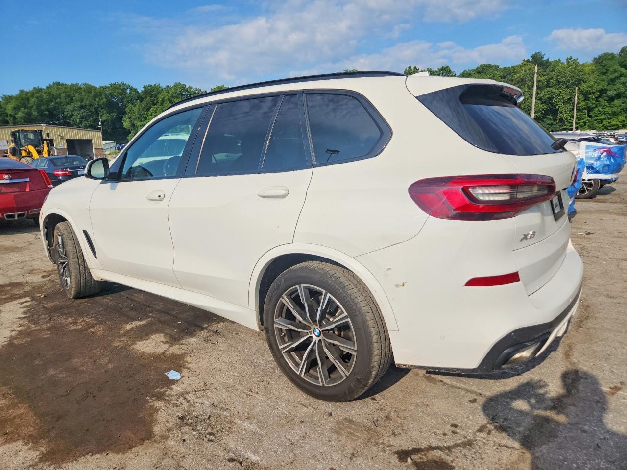2021 BMW X5 xDrive40I - zdjęcie 2