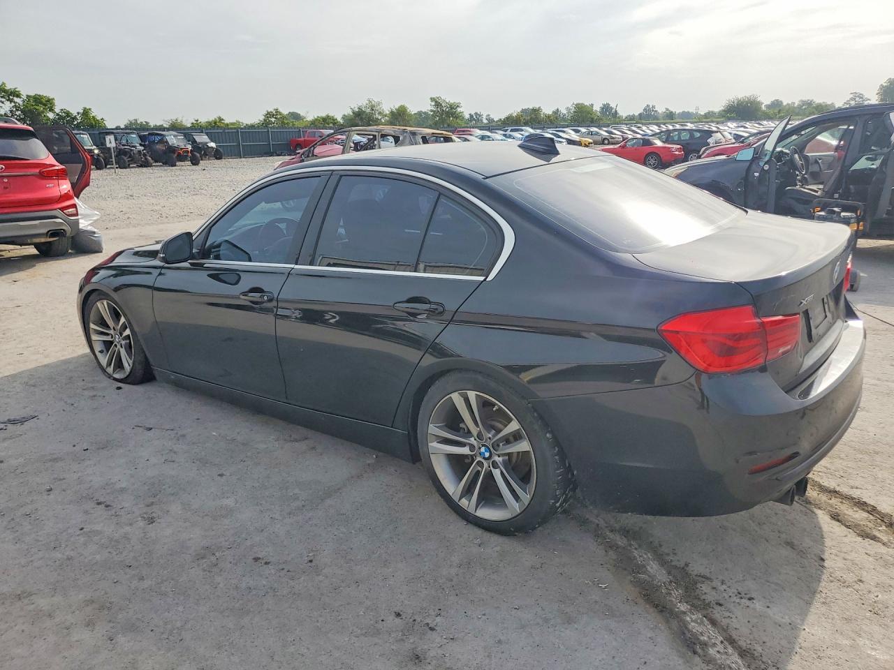 2017 BMW Seria 3 330i - zdjęcie 2