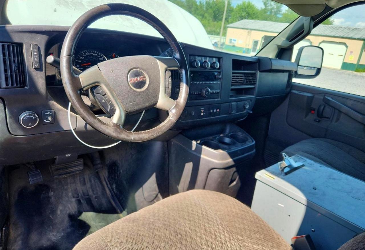 2017 GMC Savana G2500 - zdjęcie 8