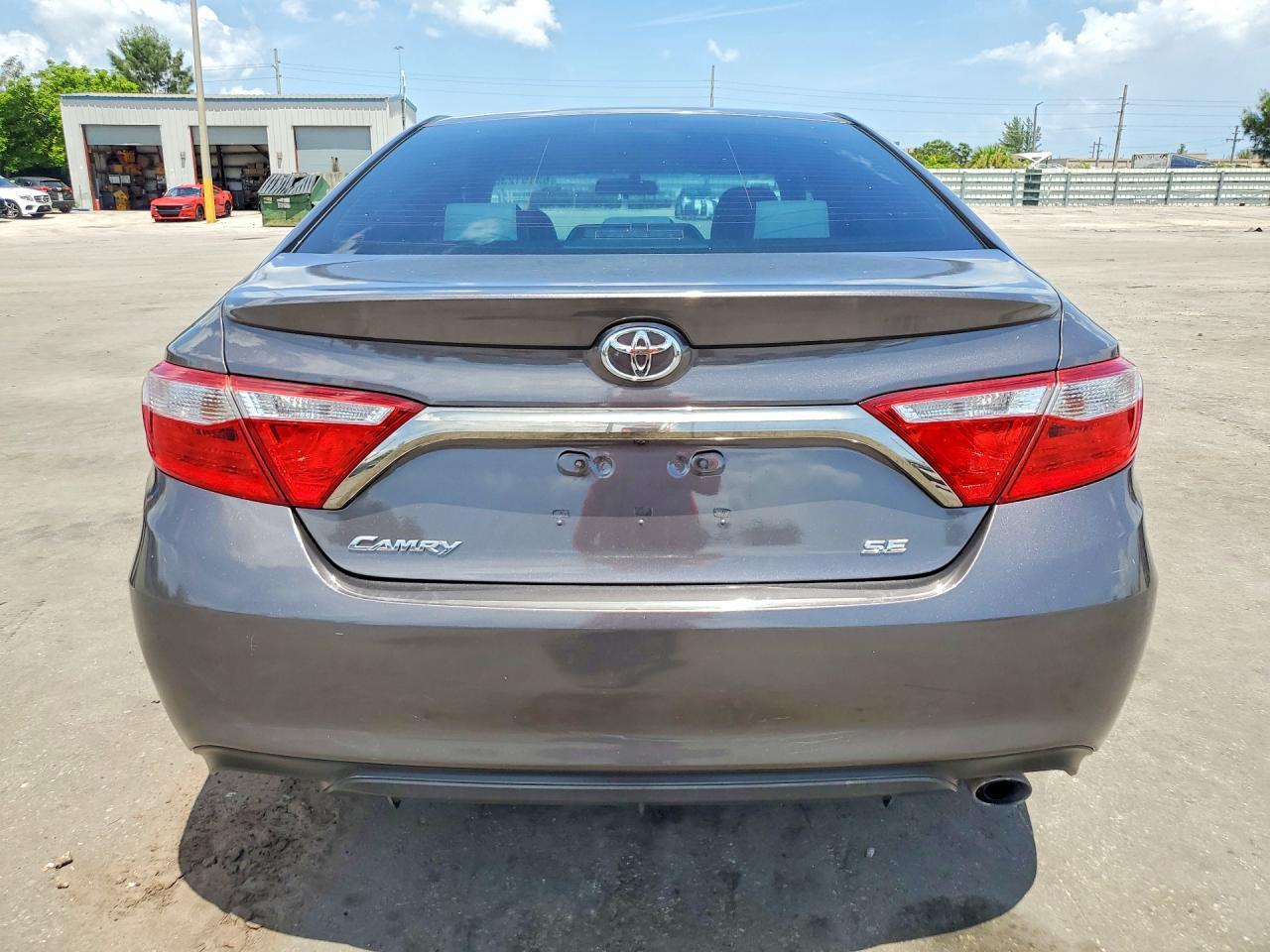 2017 Toyota Camry Se - zdjęcie 6