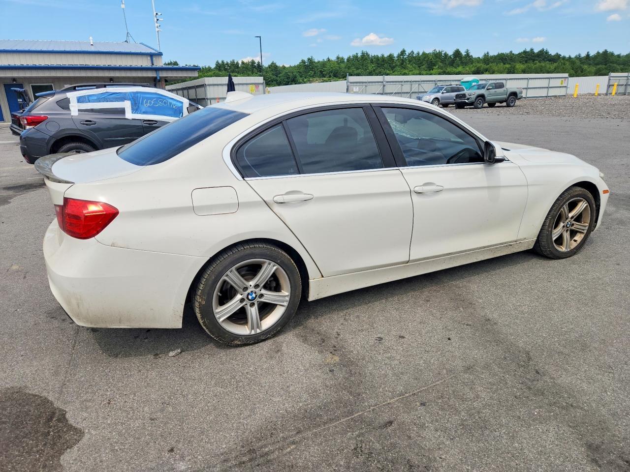 2015 BMW Seria 3 328i - zdjęcie 3