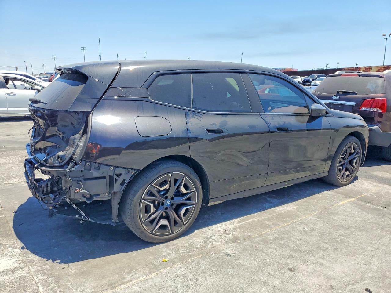 2024 BMW Ix xDrive50 - zdjęcie 3