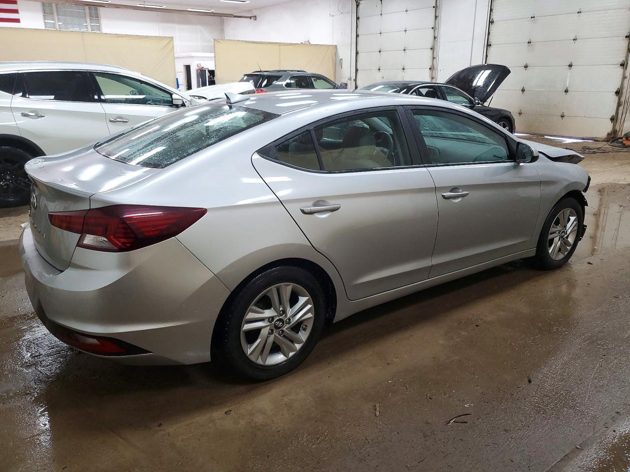 2020 Hyundai Elantra Sel - zdjęcie 3