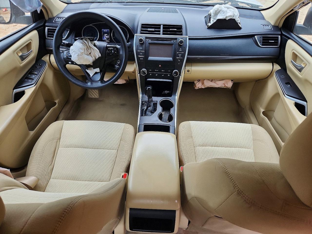 2017 Toyota Camry Le - zdjęcie 15