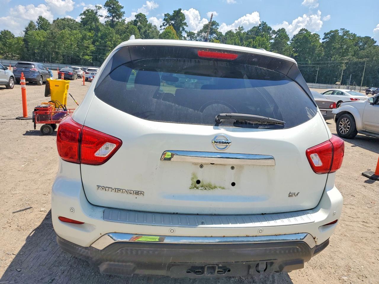 2018 Nissan Pathfinder Sv - zdjęcie 6