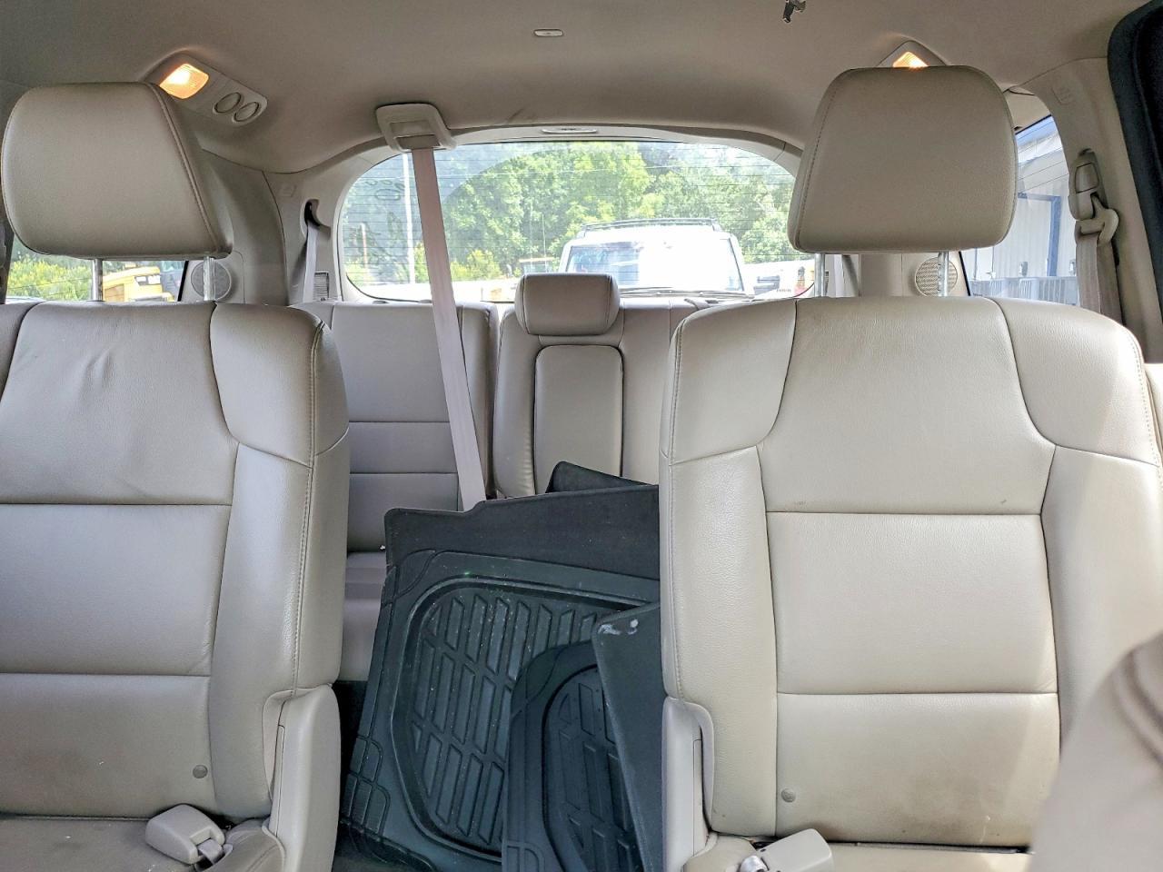 2015 Honda Odyssey Touring - zdjęcie 19