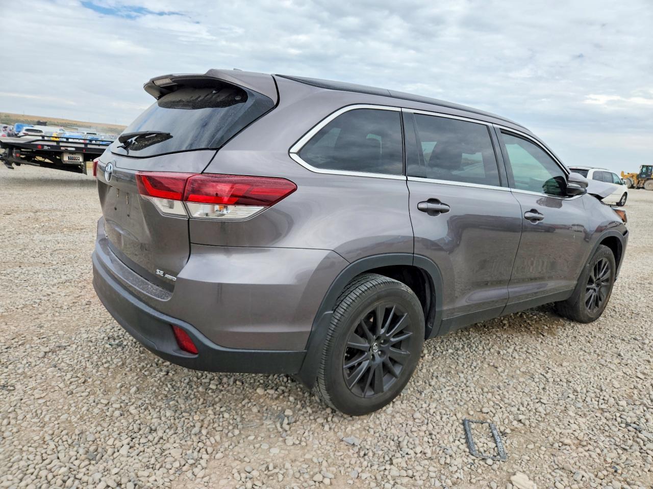 2019 Toyota Highlander Se - zdjęcie 3