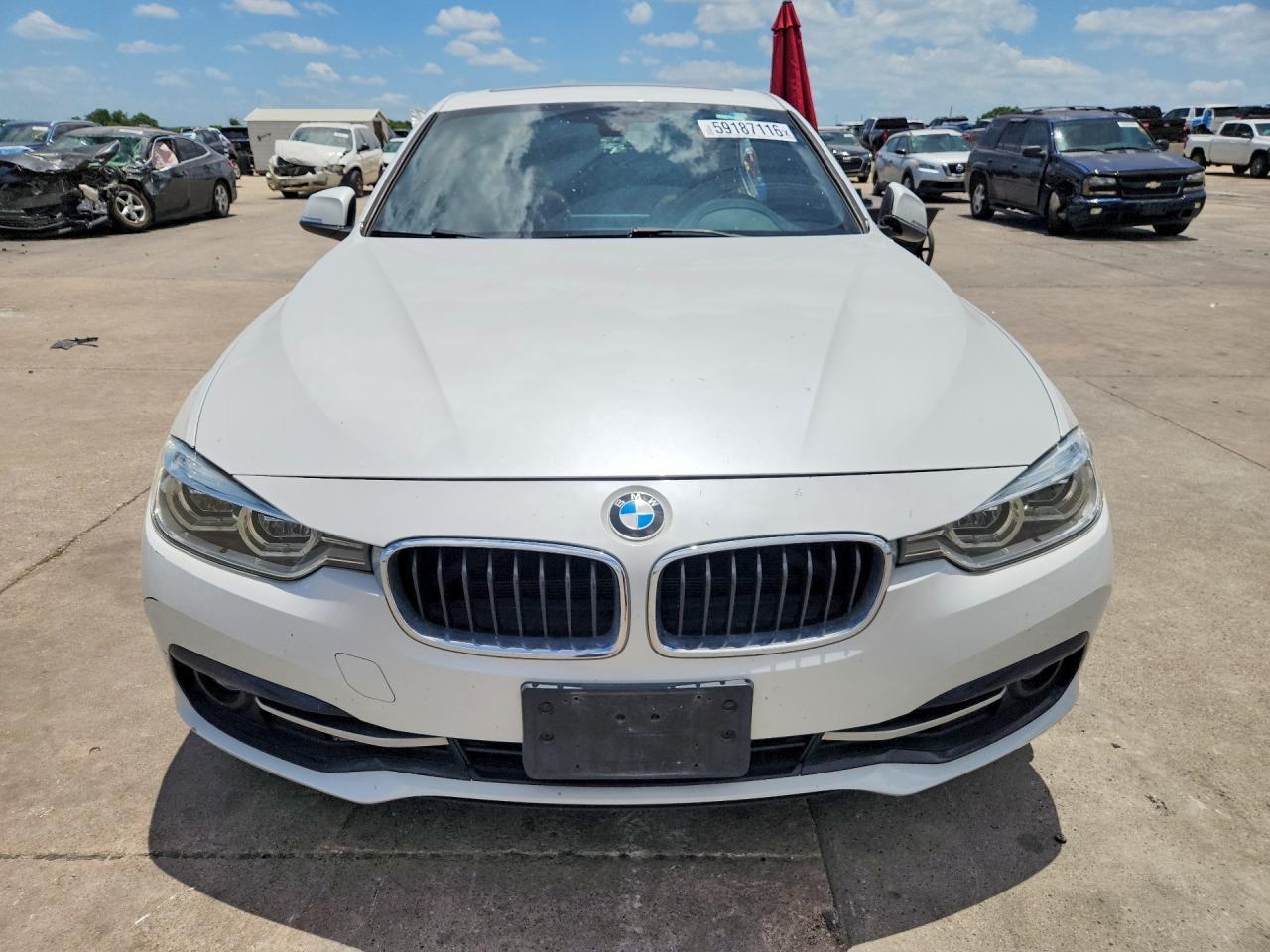 2018 BMW 330 I - zdjęcie 5