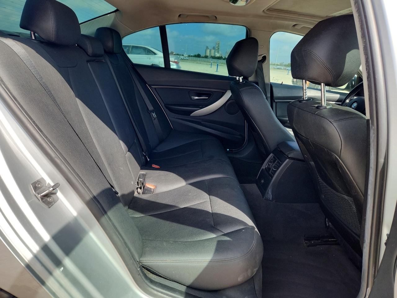 2018 BMW 320 I - zdjęcie 10
