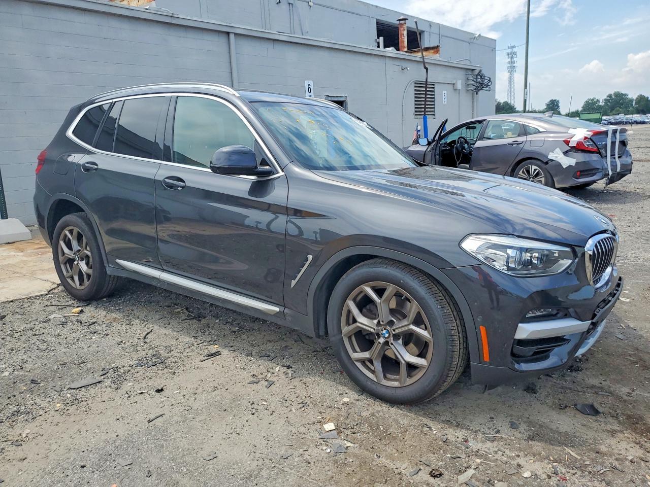 2021 BMW X3 xDrive30I - zdjęcie 4
