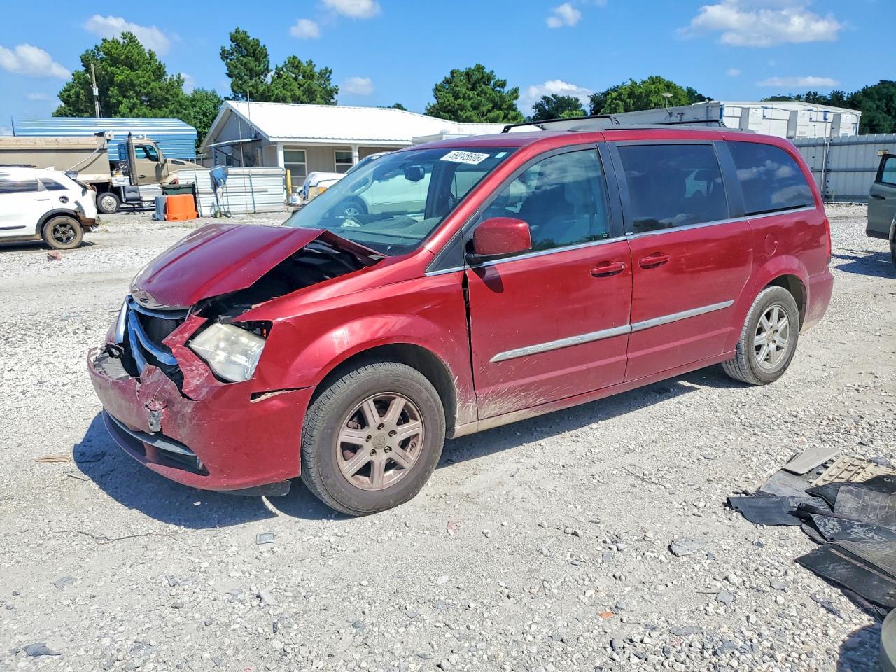 2013 Chrysler Town & Country Touring - zdjęcie główne