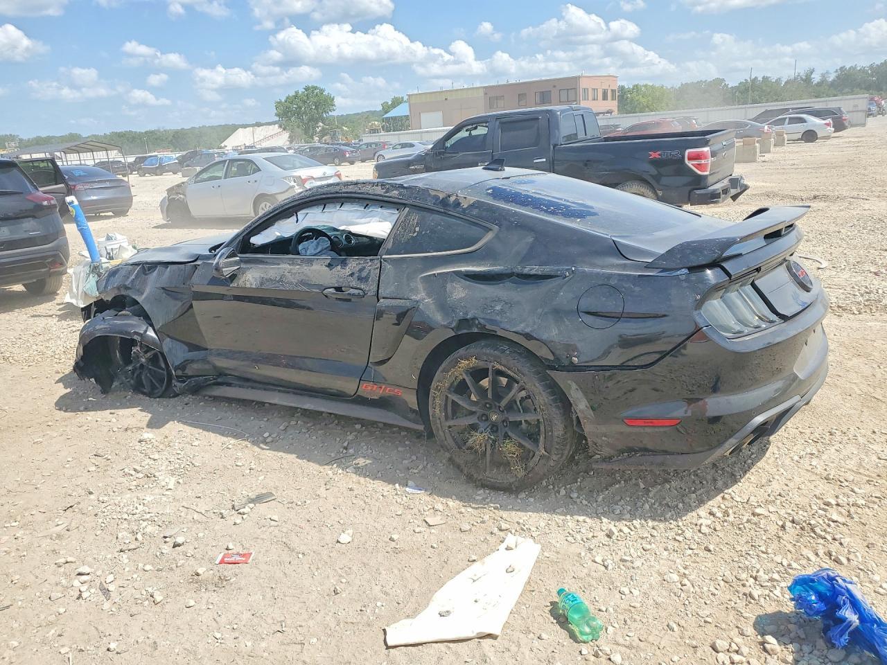 2022 Ford Mustang Gt - zdjęcie 2