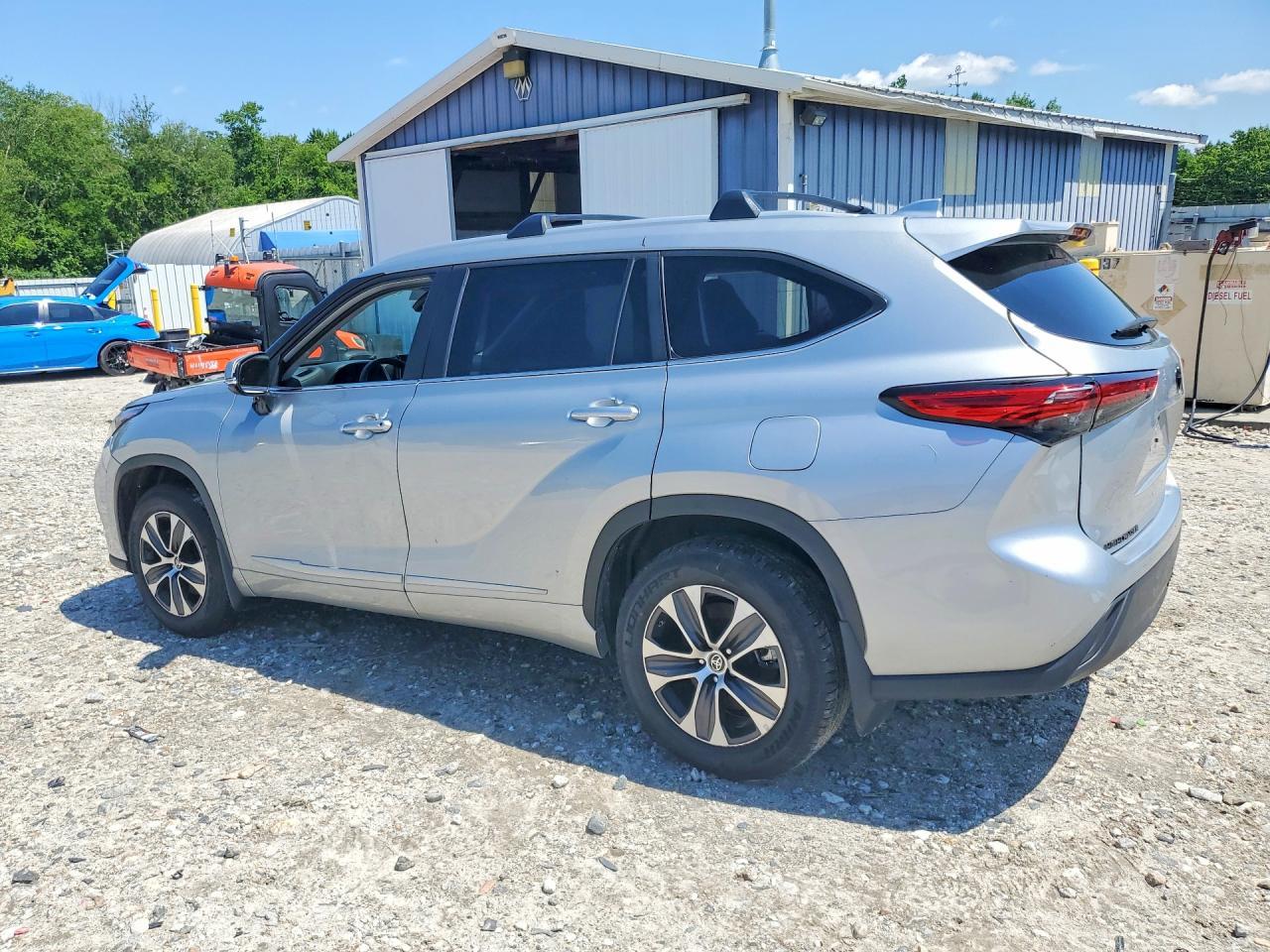 2023 Toyota Highlander Xle - zdjęcie 2