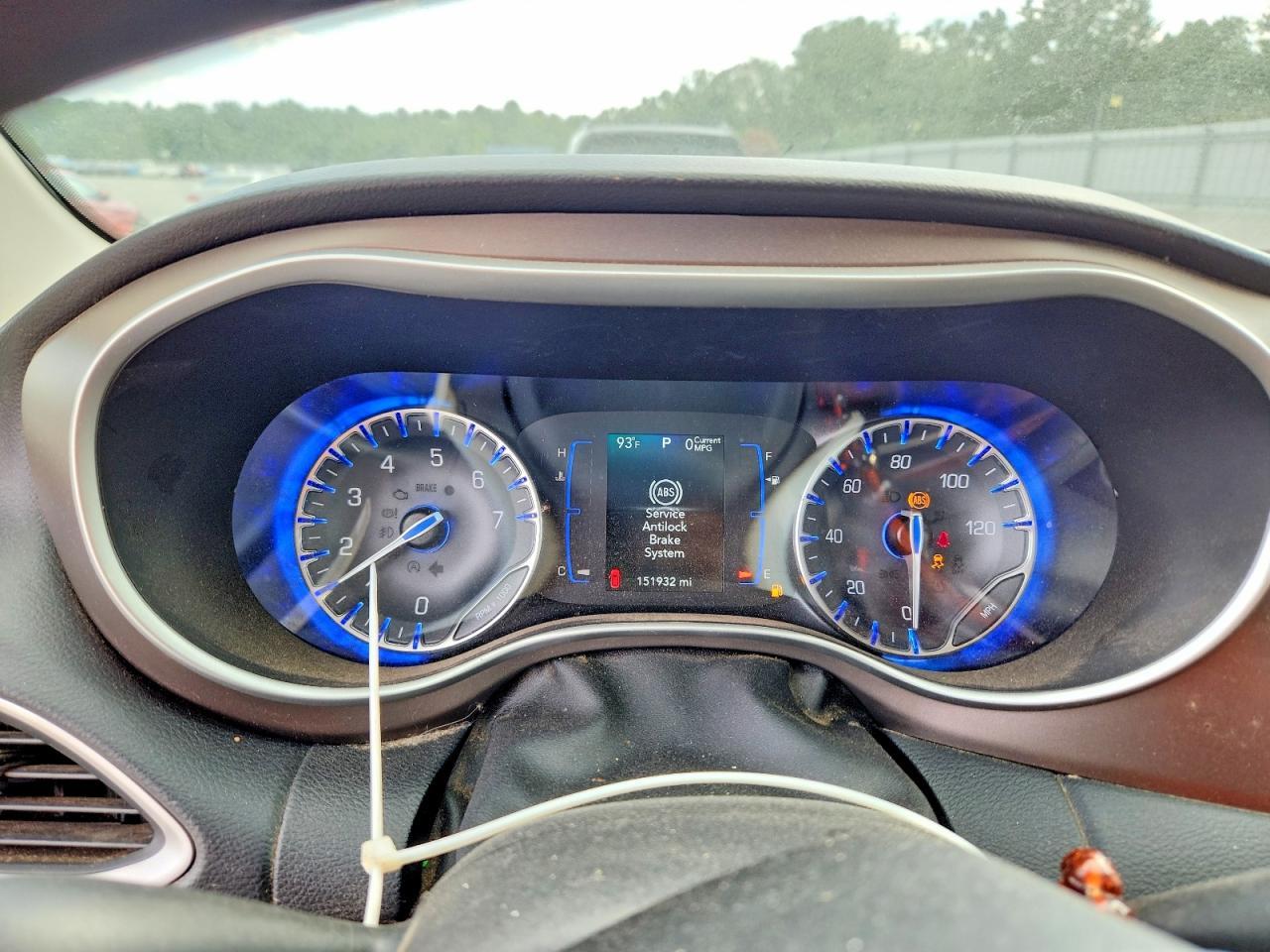 2020 Chrysler Voyager Lxi - zdjęcie 9