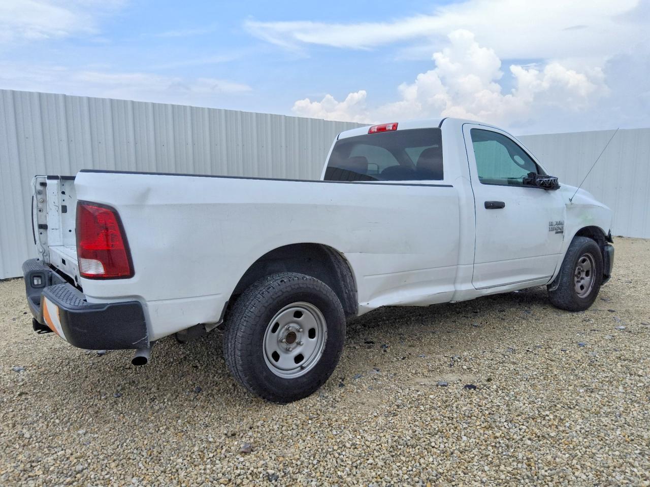 2022 Ram 1500 Classic Tradesman - zdjęcie 3