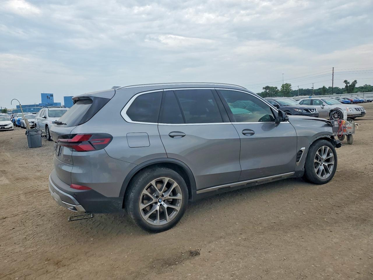 2024 BMW X5 xDrive40I - zdjęcie 3