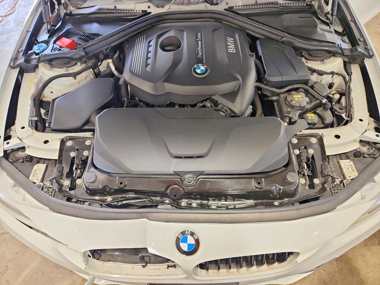 2017 BMW Seria 3 330i - zdjęcie 11