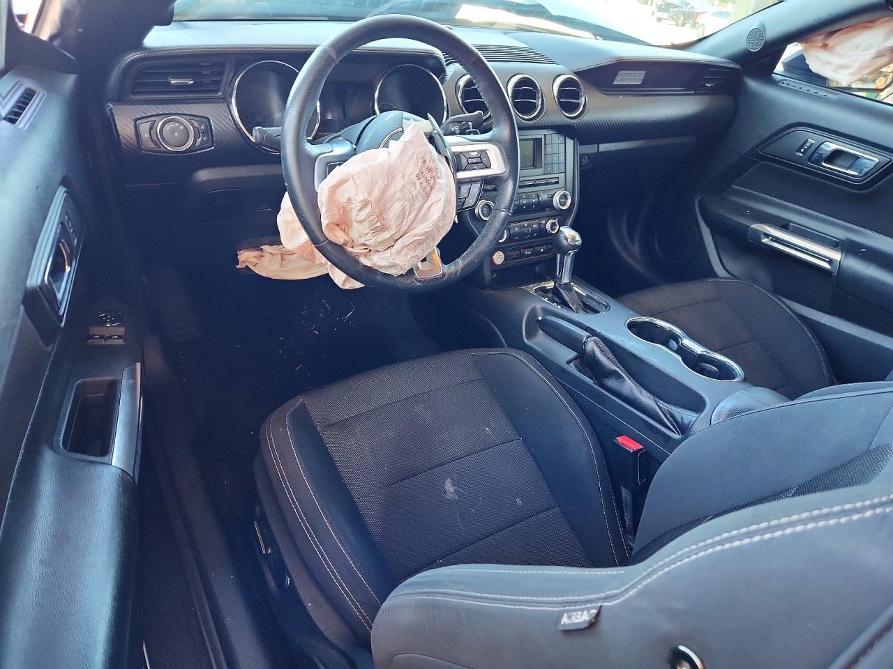 2015 Ford Mustang - zdjęcie 8
