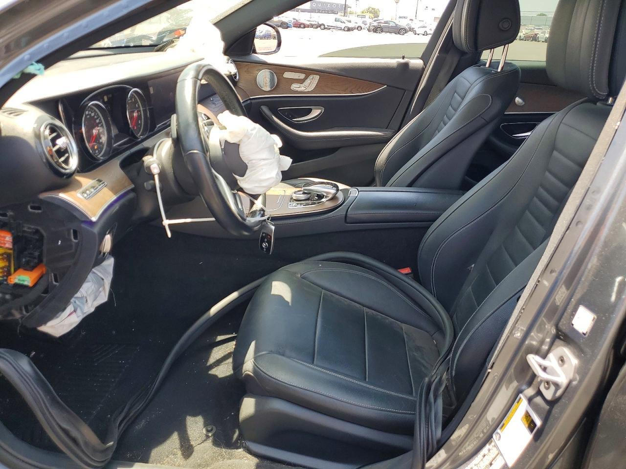 2019 Mercedes-Benz E 300 4Matic - zdjęcie 7