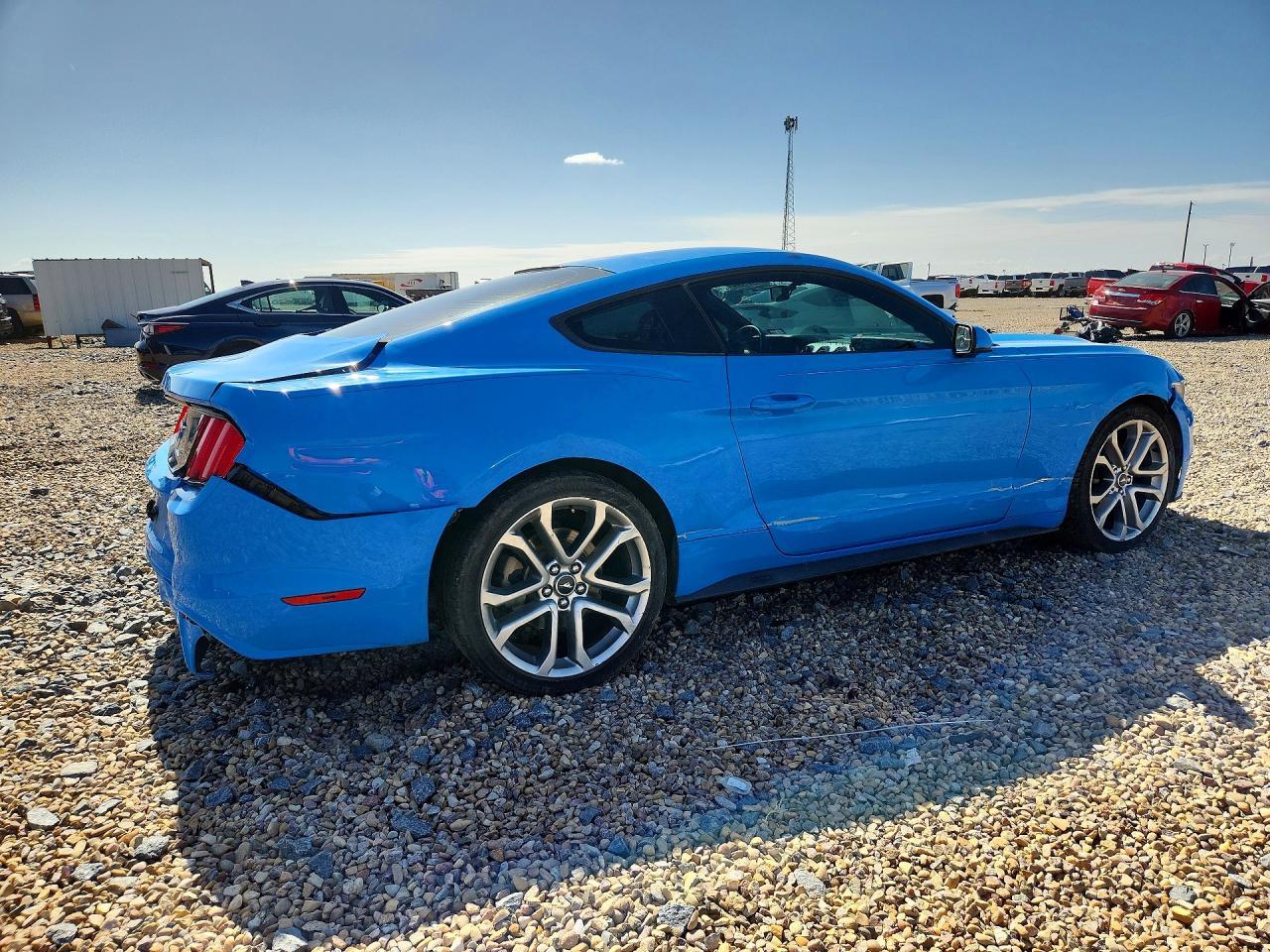 2017 Ford Mustang - zdjęcie 3