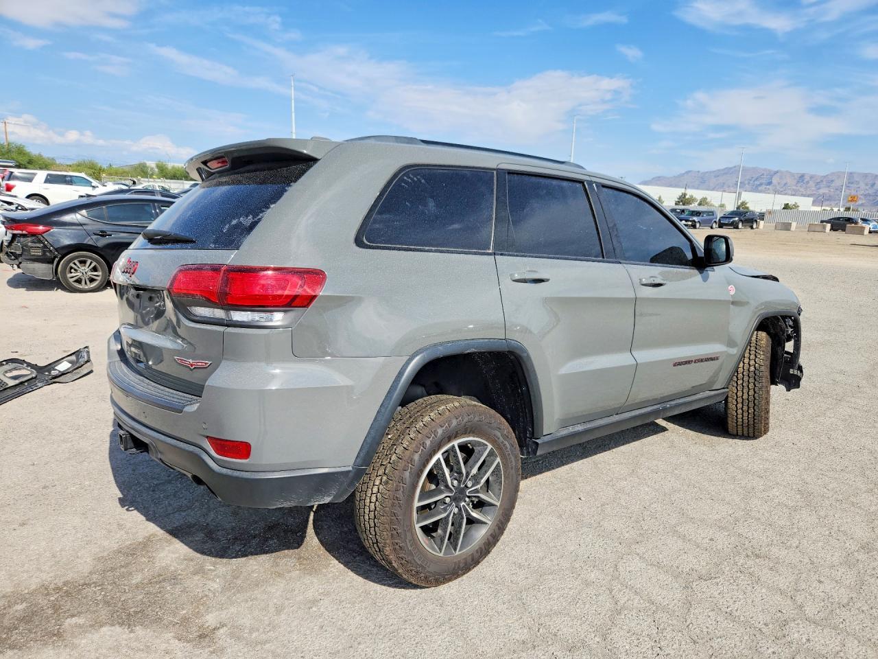2021 Jeep Grand Cherokee Trailhawk - zdjęcie 3