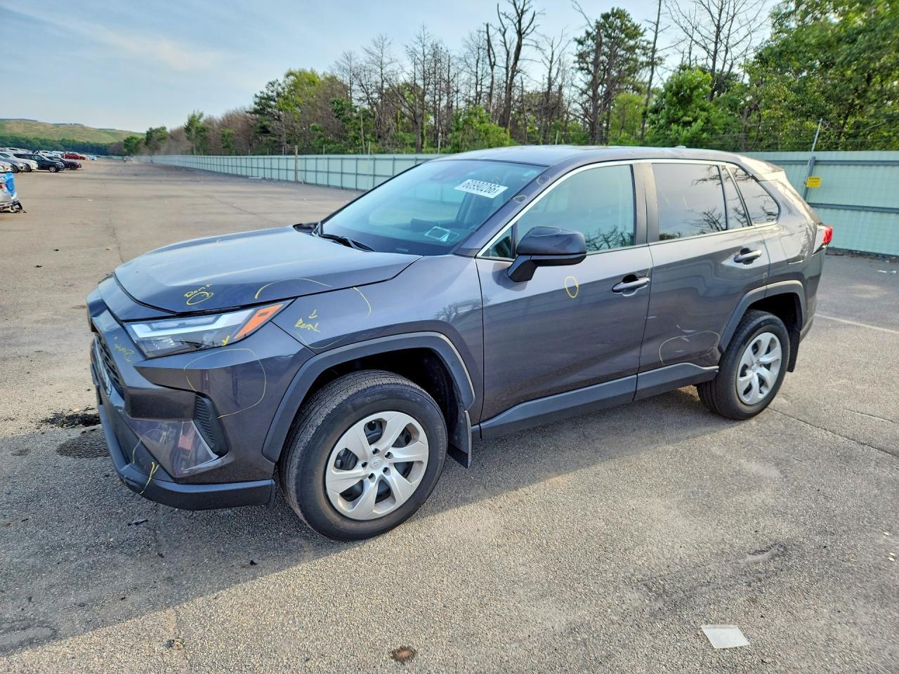 2023 Toyota Rav4 Le - zdjęcie główne