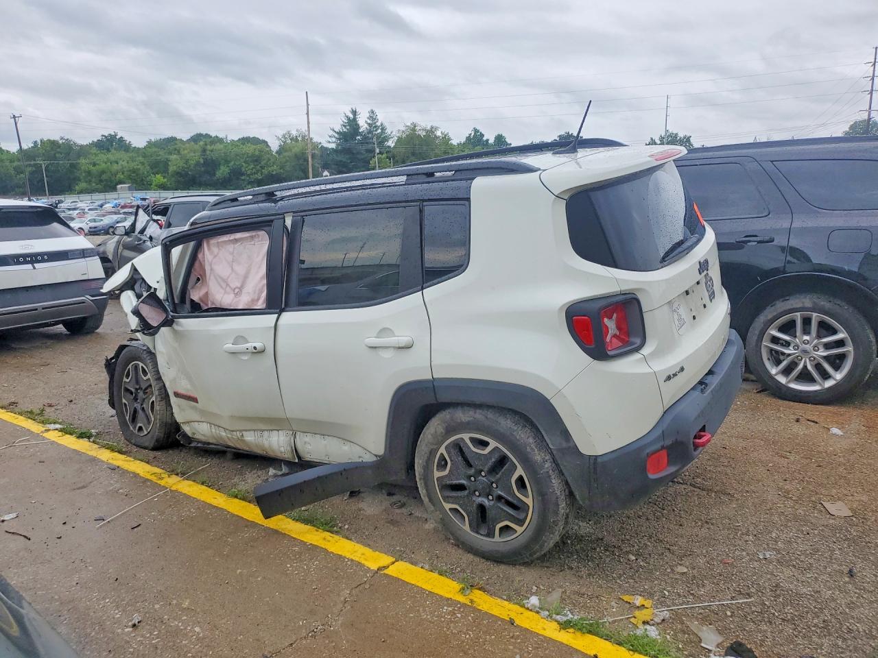 2017 Jeep Renegade Trailhawk - zdjęcie 2