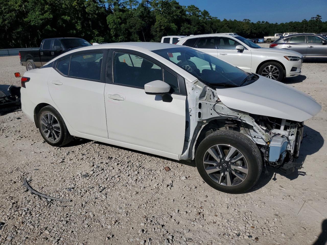 2024 Nissan Versa Sv - zdjęcie 4