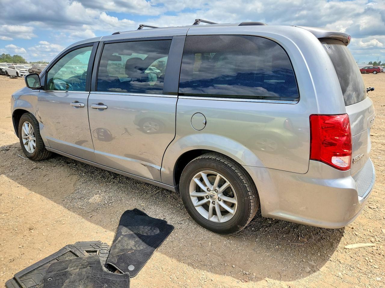 2020 Dodge Grand Caravan Sxt - zdjęcie 2