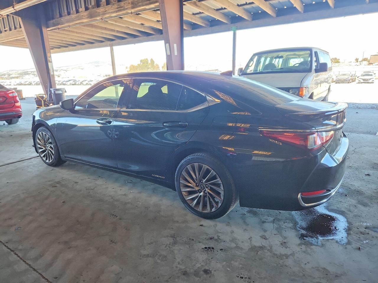 2019 Lexus Es 300H - zdjęcie 2