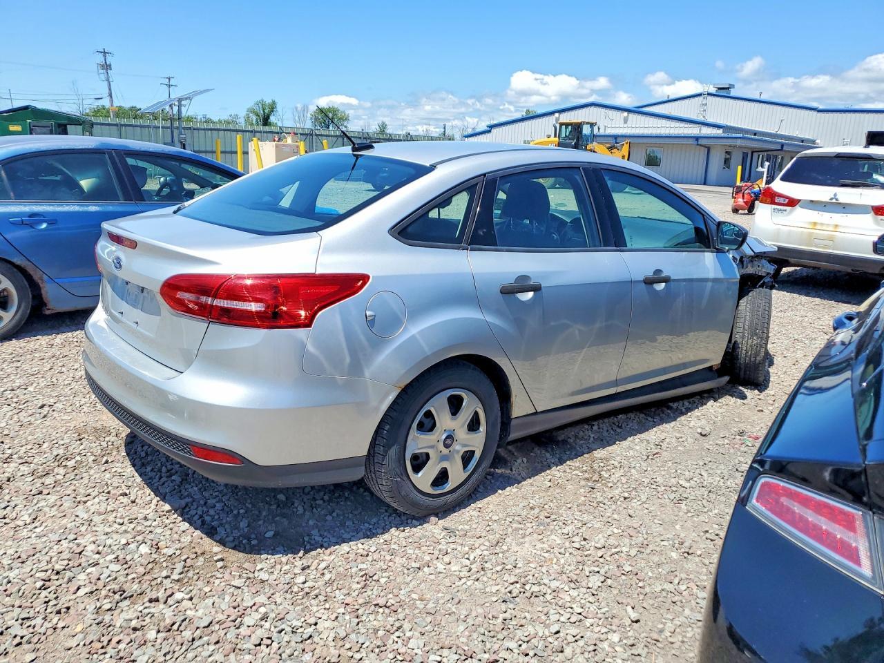 2016 Ford Focus S - zdjęcie 3
