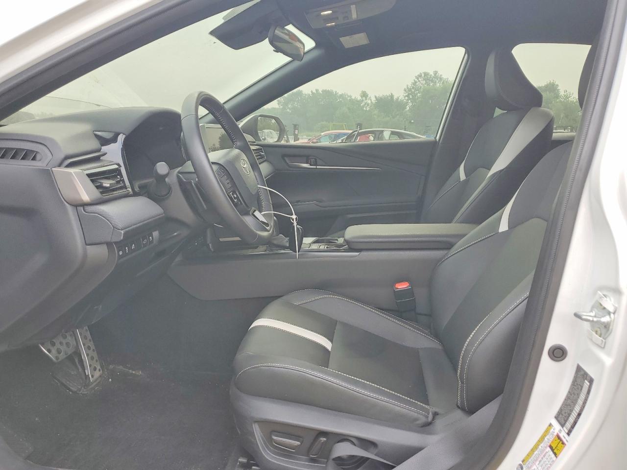 2025 Toyota Camry Se - zdjęcie 7
