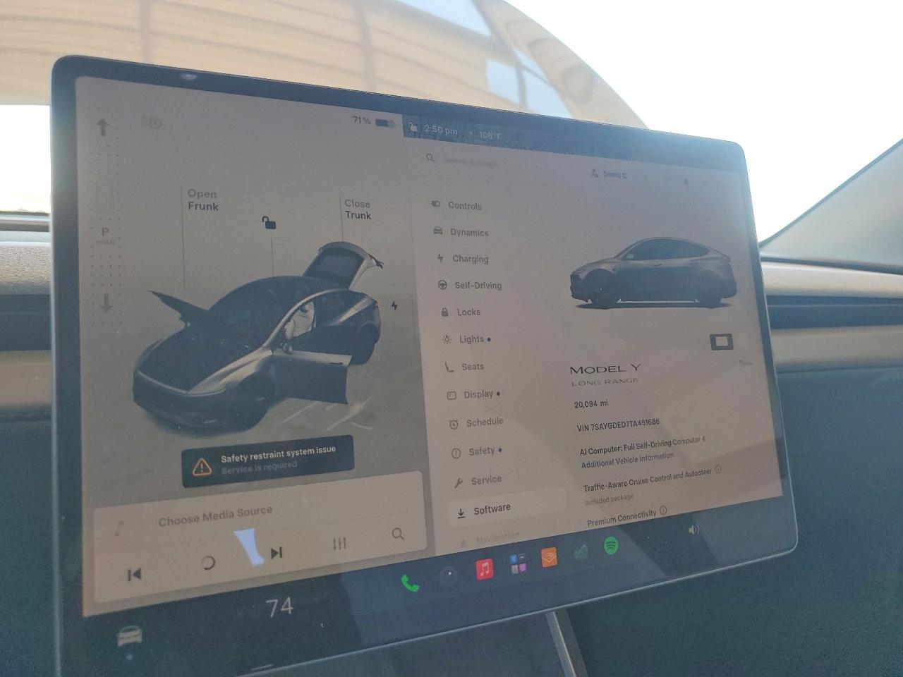 2026 Tesla Model Y - zdjęcie 2