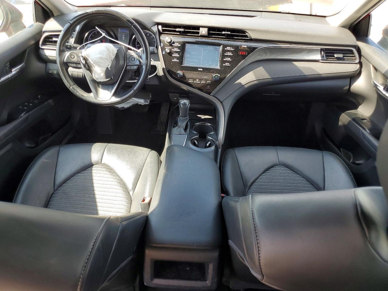 2020 Toyota Camry Se - zdjęcie 8