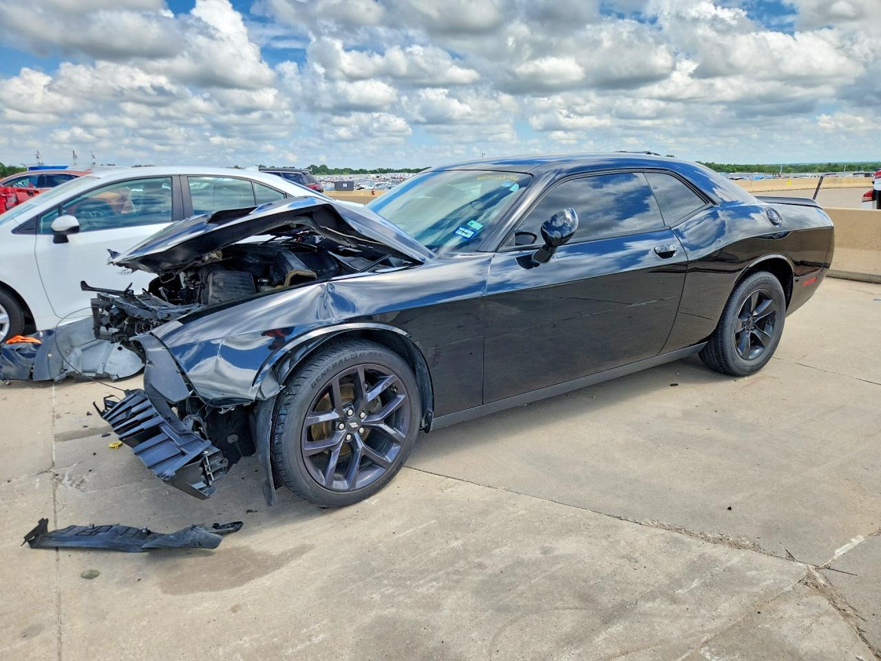 2021 Dodge Challenger Sxt - zdjęcie główne