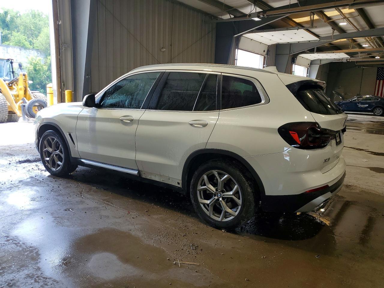 2022 BMW X3 xDrive30I - zdjęcie 2