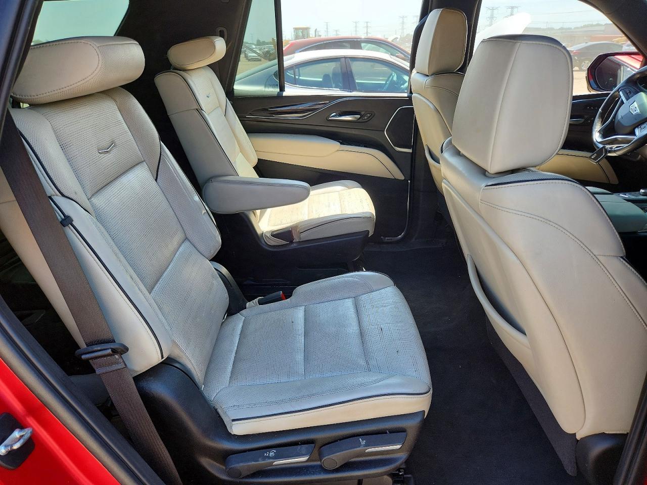 2021 Cadillac Escalade Sport - zdjęcie 11