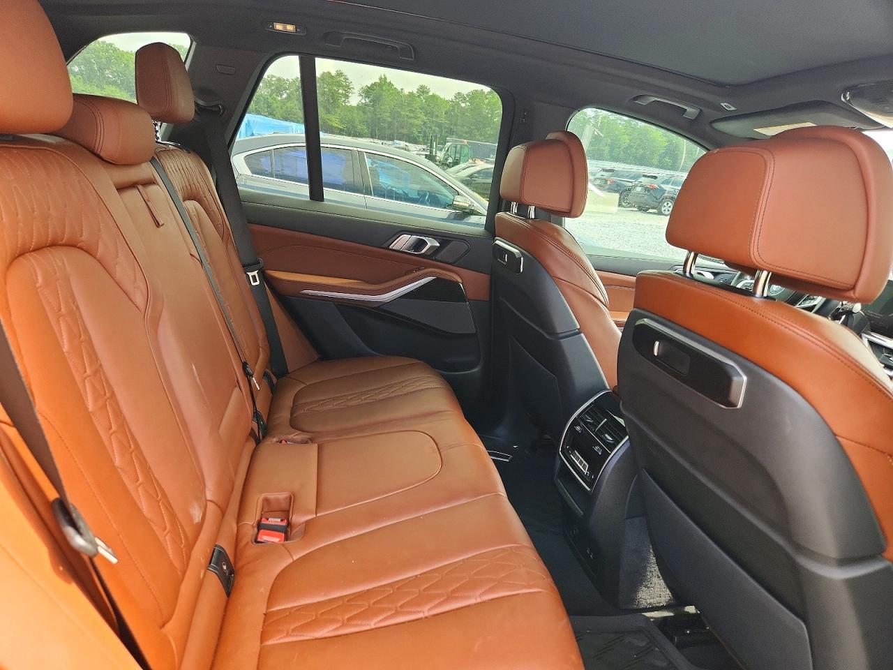 2026 BMW X5 xDrive50E - zdjęcie 11