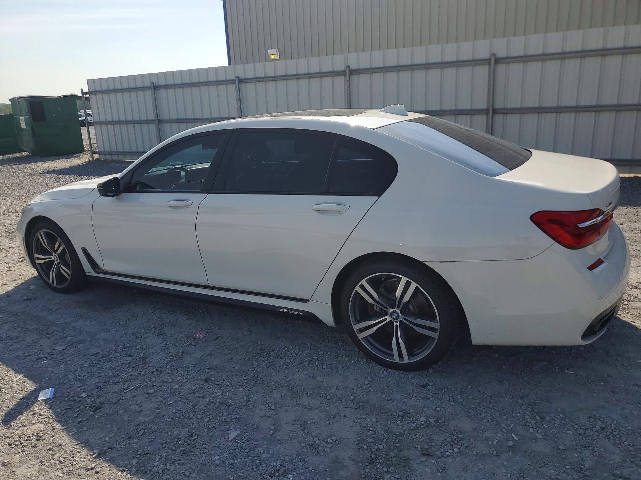 2017 BMW Seria 7 B7 - zdjęcie 2