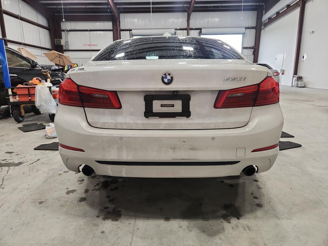 2019 BMW 530 I - zdjęcie 6