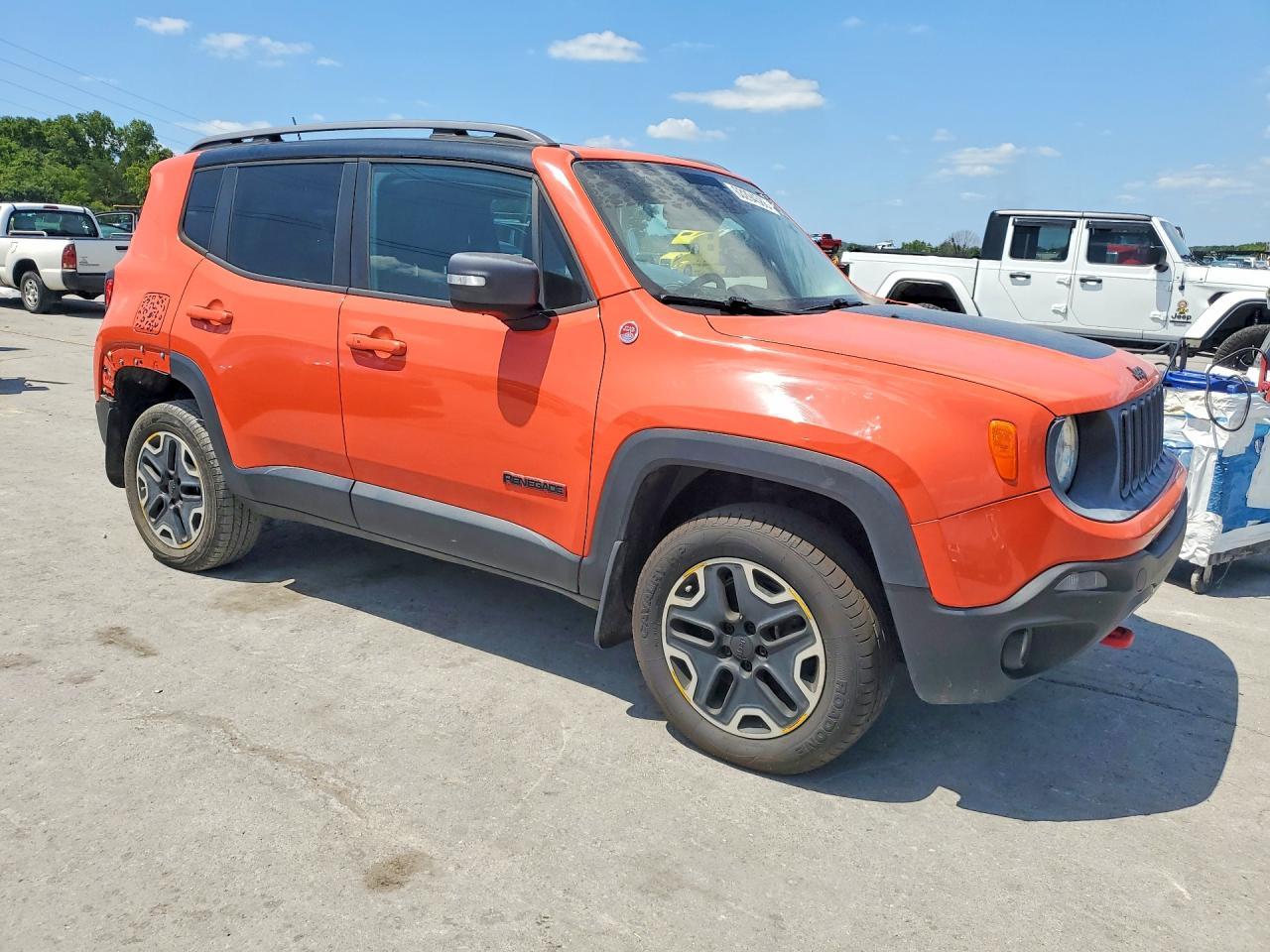 2015 Jeep Renegade Trailhawk - zdjęcie 4
