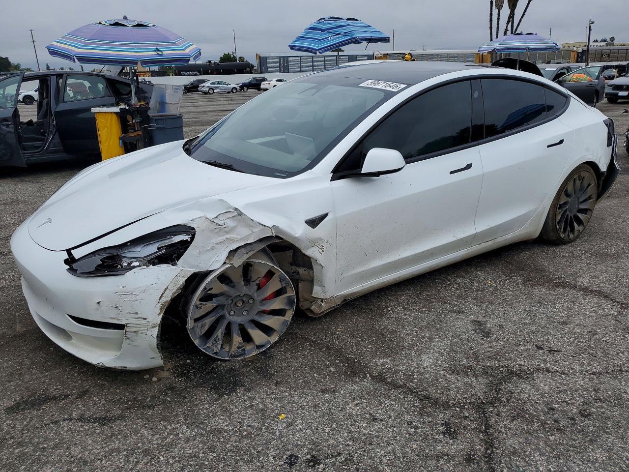 2023 Tesla Model 3 - zdjęcie główne