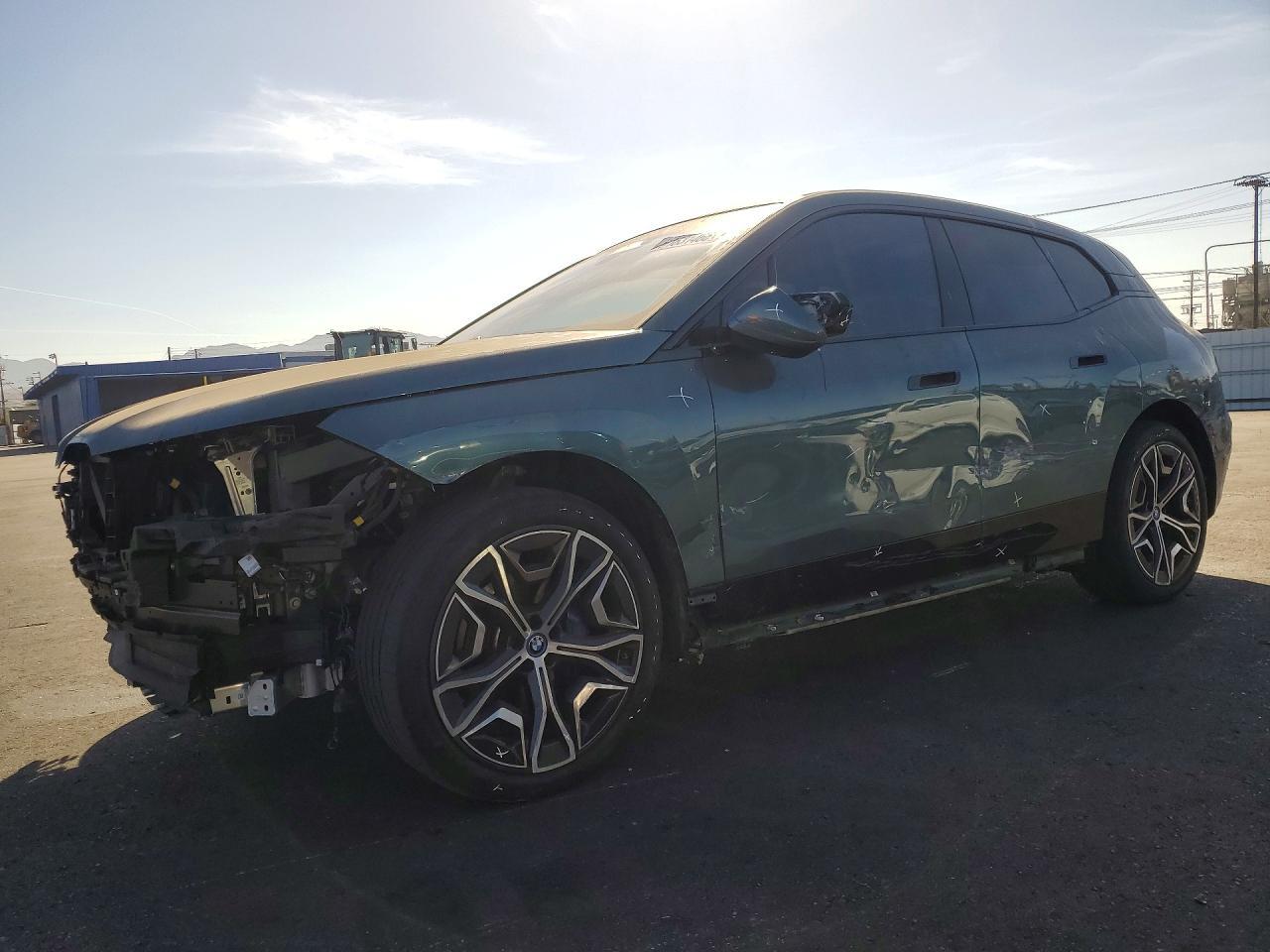 2024 BMW Ix xDrive50 - zdjęcie główne